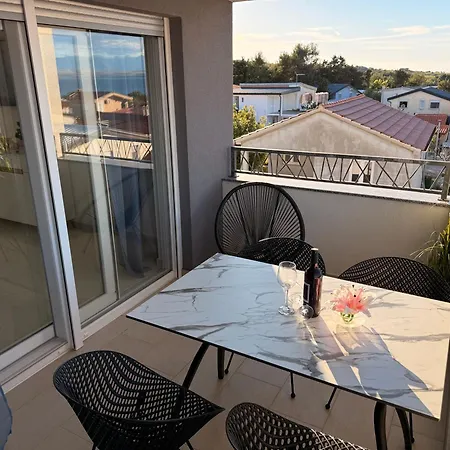 Apartment Luxury Blue Sky Vir