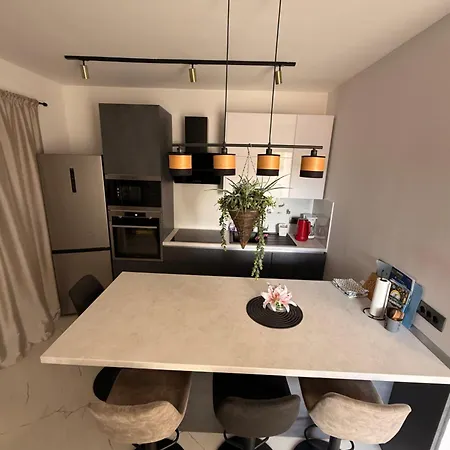 Luxury Blue Sky Apartment *