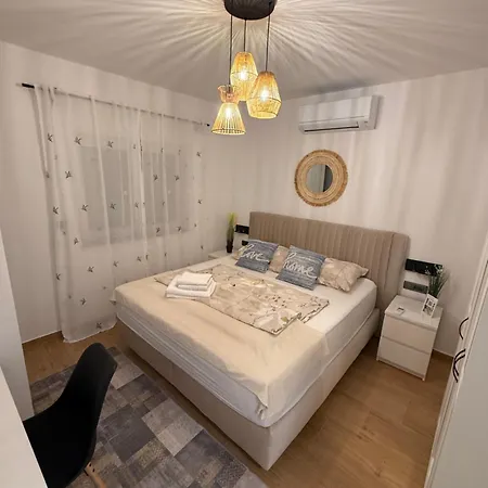 Luxury Blue Sky Apartment Vir