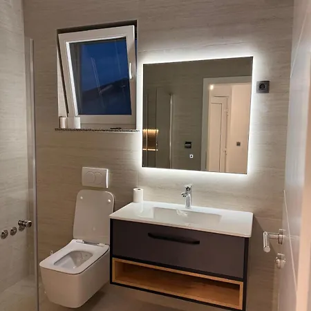 Luxury Blue Sky Apartment Vir