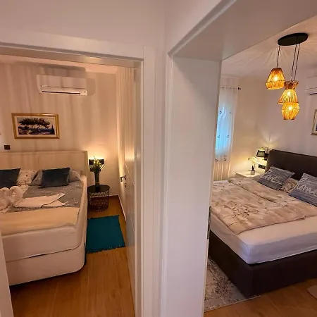 Luxury Blue Sky Apartment Vir